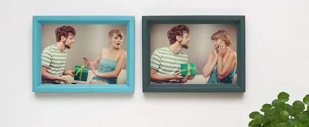 cuadros con hombre, mujer y regalo