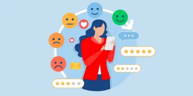 mujer leyendo opiniones